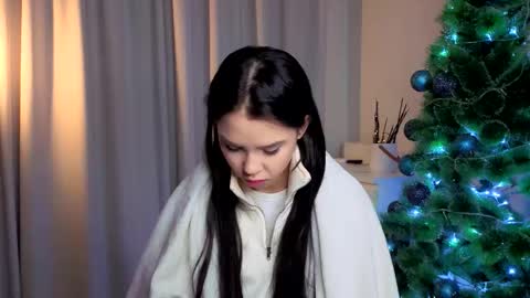 Lily online show from January 12, 1:07 pm