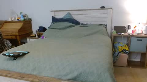 Rachel Lawrence online show from December 10, 2:38 am