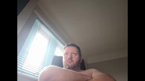 Snapshot of smallone19832 chatting on December 17, 9:28 am smallone19832 online show from December 17, 9:28 am