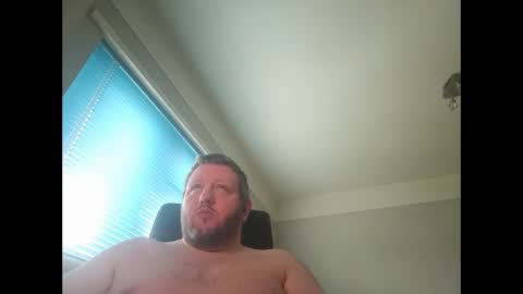 Snapshot of smallone19832 chatting on February 9, 9:58 am smallone19832 online show from February 9, 9:58 am