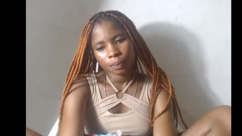 smallsluty online show from May 31, 7:15 pm