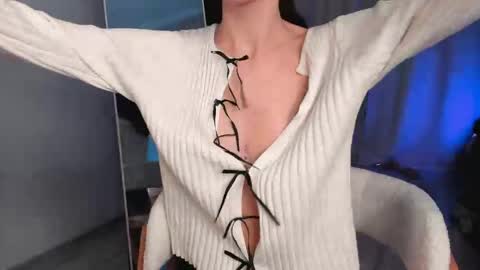 Elizabeth online show from April 10, 7:13 am