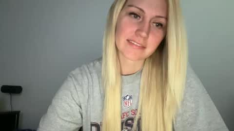 Snapshot of smexxii93 chatting on October 27, 2:17 pm smexxii93 online show from October 27, 2:17 pm