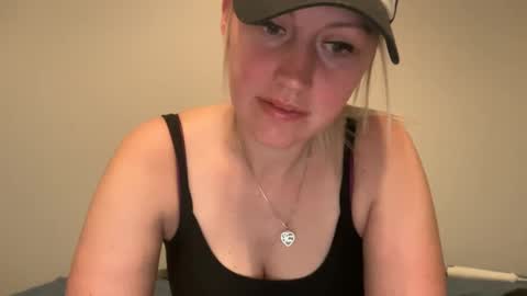 Snapshot of smexxii93 chatting on December 8, 4:33 am smexxii93 online show from December 8, 4:33 am