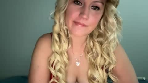 Snapshot of smexxii93 chatting on December 2, 6:38 pm smexxii93 online show from December 2, 6:38 pm