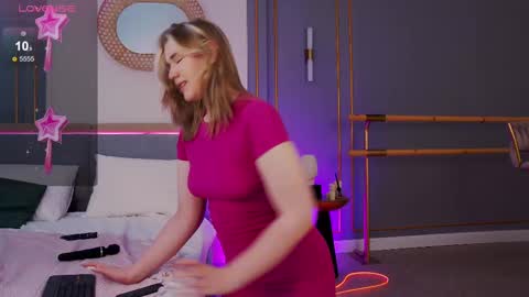 Mia online show from February 28, 11:58 am