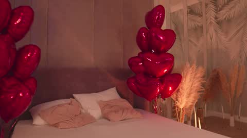 Mia online show from February 13, 5:44 am