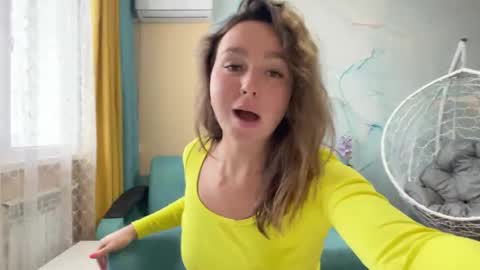 Snapshot of smiling_riddle chatting on October 22, 9:34 am smiling_riddle online show from October 22, 9:34 am