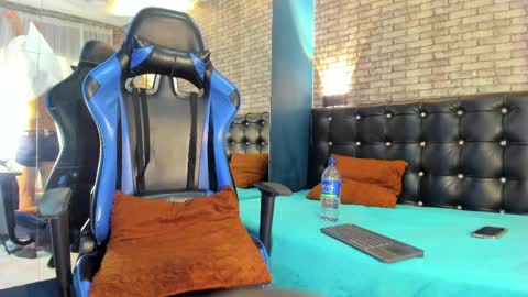 Smith online show from April 10, 8:02 pm