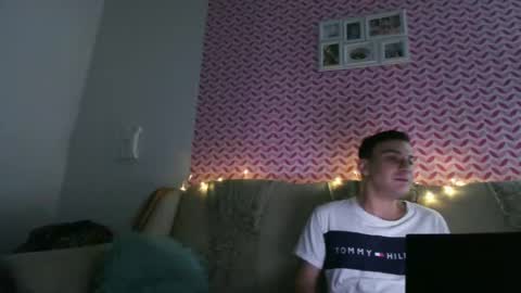 YoungMaster online show from December 17, 5:47 pm