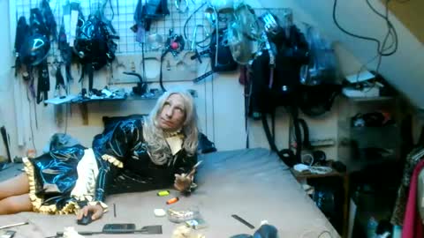 smokeslut365 online show from July 18, 2:57 am