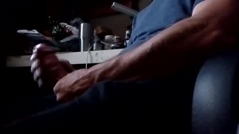 Snapshot of smokewagon22 chatting on December 5, 9:11 am smokewagon22 online show from December 5, 9:11 am