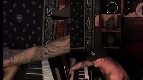 Snapshot of smokey915 chatting on February 23, 7:00 am Smokey915 online show from February 23, 7:00 am