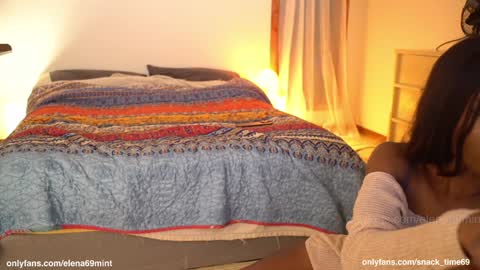 Elena and Herb online show from January 11, 1:37 am