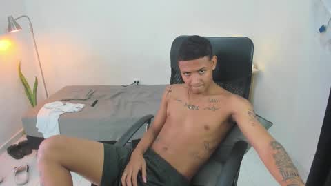 snak_master1 online show from October 11, 6:33 pm