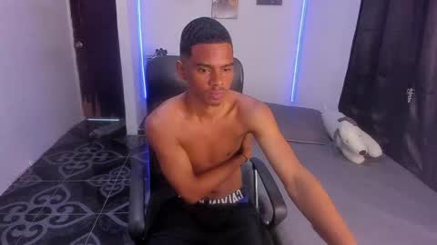 snak_master1 online show from June 9, 12:49 pm