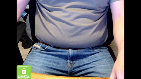 Snapshot of sneakybill82 chatting on January 5, 6:35 pm Sneakybill online show from January 5, 6:35 pm