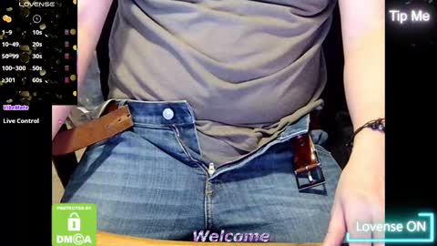 Snapshot of sneakybill82 chatting on February 9, 2:50 pm Sneakybill online show from February 9, 2:50 pm