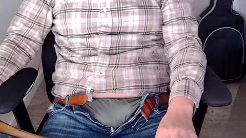 Snapshot of sneakybill82 chatting on October 20, 6:40 am Sneakybill online show from October 20, 6:40 am