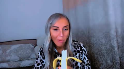 Sneja online show from December 2, 7:01 pm