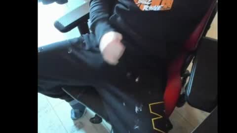 snip1977 online show from February 23, 9:33 am