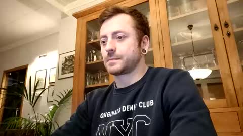 snoecks online show from March 10, 6:01 pm