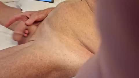 Snapshot of snooty05 chatting on September 25, 7:54 pm Snooty online show from September 25, 7:54 pm