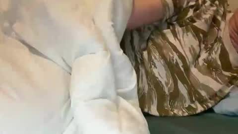 snow online show from March 4, 9:56 pm