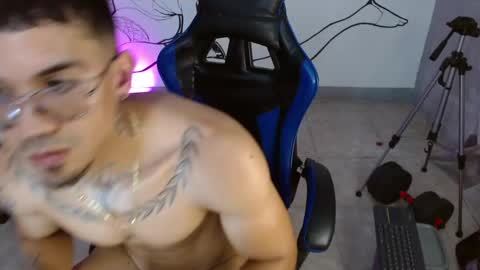 Jon   online show from April 16, 9:39 pm