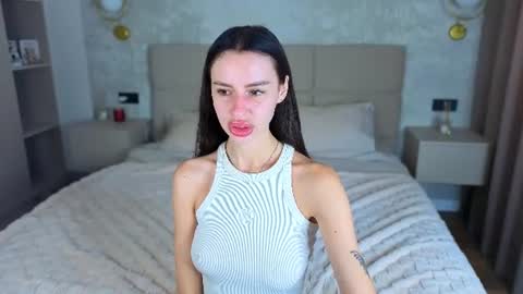 snow_whiteeex online show from June 25, 5:12 am