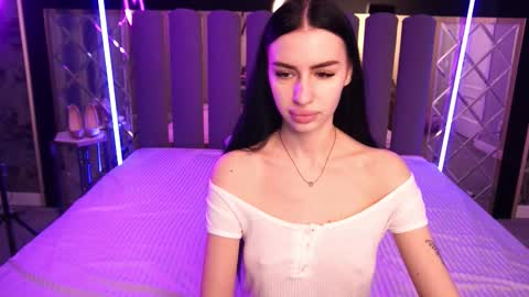 snow_whiteeex online show from February 3, 6:33 am