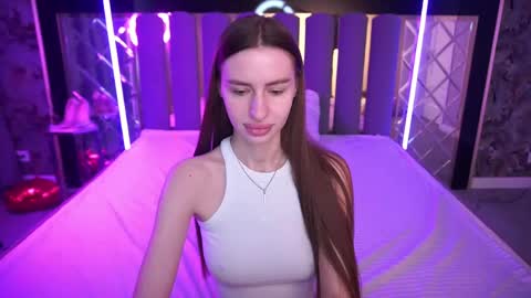 snow_whiteeex online show from April 15, 6:39 am