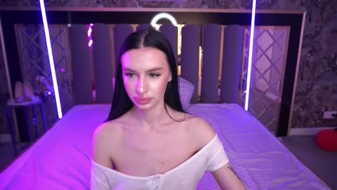 snow_whiteeex online show from March 22, 8:29 am