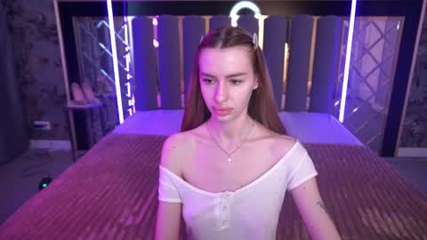 snow_whiteeex online show from May 16, 6:21 am
