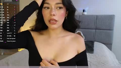 IG Soffimoon   I THANK YOU FOR LEAVING YOUR FOLLOW online show from March 24, 8:59 pm