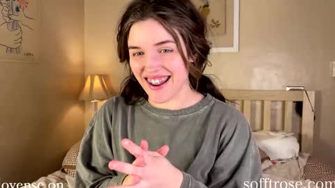 Julia    online show from February 6, 1:16 am