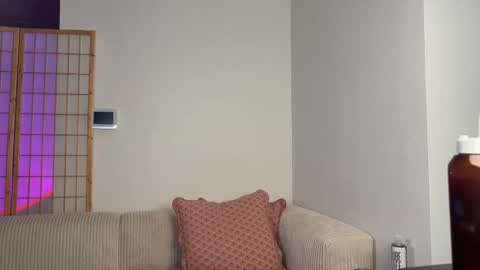 Julia    online show from November 14, 10:11 pm