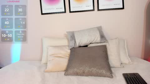 Sofi Vega online show from March 31, 12:16 pm