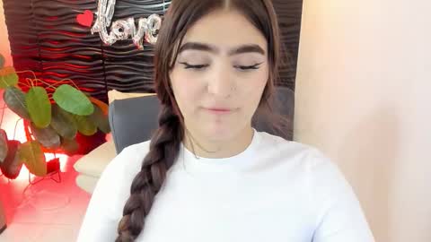 Snapshot of sofia44 chatting on September 20, 1:25 pm Skarlett online show from September 20, 1:25 pm