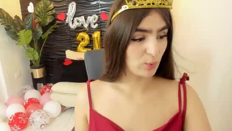 Snapshot of sofia44 chatting on February 15, 1:38 pm Skarlett online show from February 15, 1:38 pm
