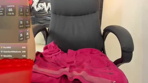 Snapshot of sofia44 chatting on March 12, 6:53 pm Skarlett online show from March 12, 6:53 pm