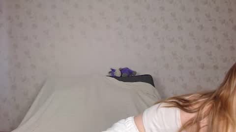 Sofia here online show from June 15, 12:02 am