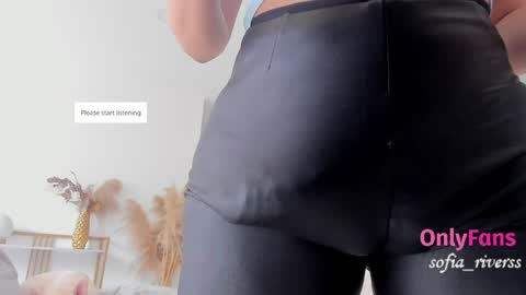 sofia_rivers_ online show from April 19, 6:10 pm