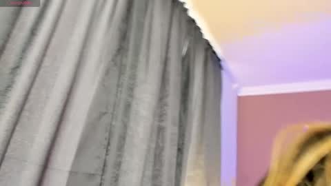 sofia_velvetx online show from April 18, 7:29 pm