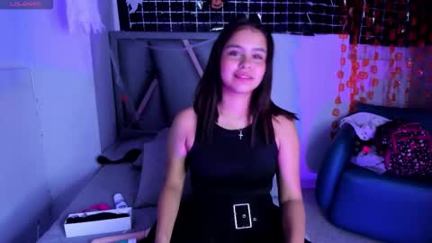 Sofa online show from October 25, 1:33 pm