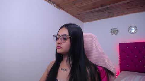 Sofia online show from December 4, 5:01 pm