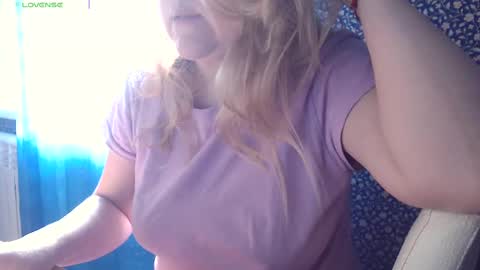 Snapshot of sofiabaileys chatting on March 5, 12:44 pm    Sofia      welcome to my room      online show from March 5, 12:44 pm