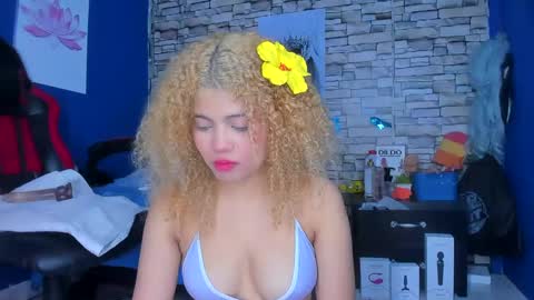 sofiacastillo01 online show from February 25, 4:46 pm