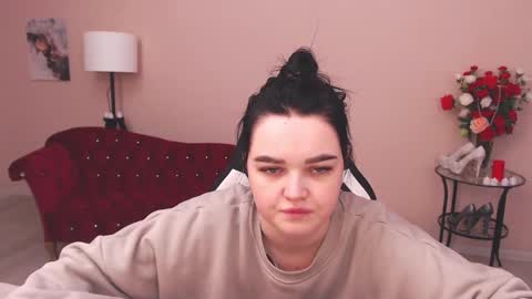 SofiaJohanes online show from December 6, 10:55 am