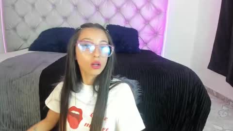Snapshot of sofiaquiin15 chatting on March 12, 12:09 am Sofia online show from March 12, 12:09 am